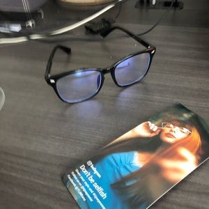 Blue light blocking glasses